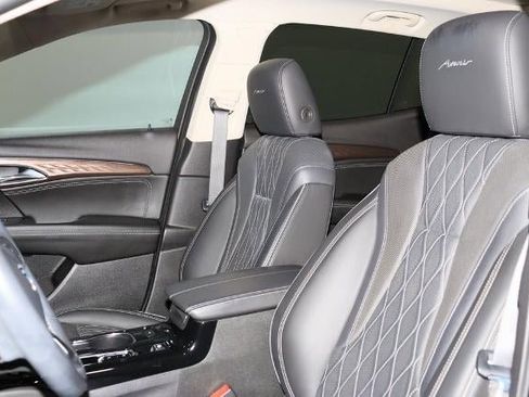 Certified 2023 Buick Envision Avenir image 18