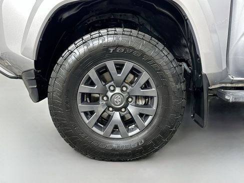 Used 2020 Toyota Tacoma SR5 image 28