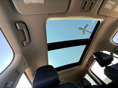 Certified 2025 INFINITI QX80 Luxe image 22