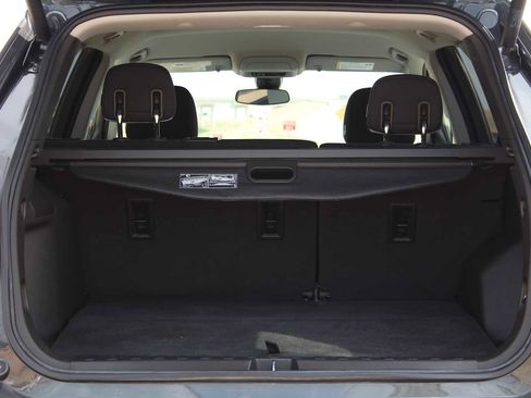 Used 2020 Chevrolet Equinox LT w/ Driver Convenience Package image 9