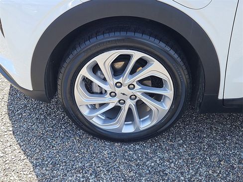 Certified 2022 Chevrolet Bolt EUV LT image 7