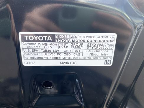 Used 2025 Toyota Prius Plug-In Hybrid w/ Limited Premium Package FWD image 7