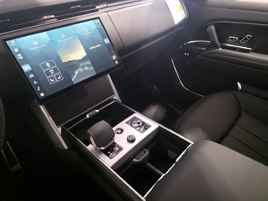 New 2027 Land Rover Range Rover Long Wheelbase SE AWD/4WD image 30