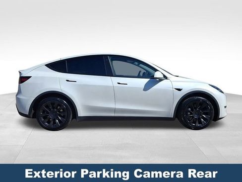 Used 2020 Tesla Model Y Long Range image 9