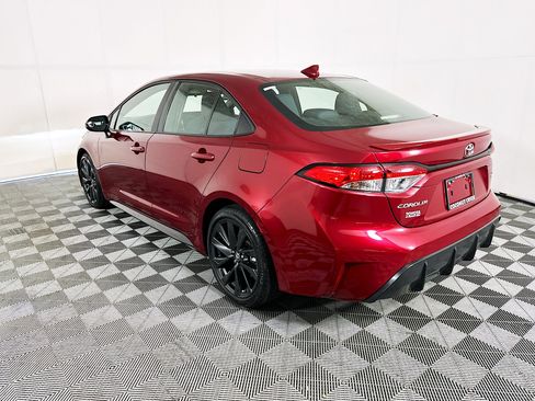 Used 2023 Toyota Corolla SE FWD image 5