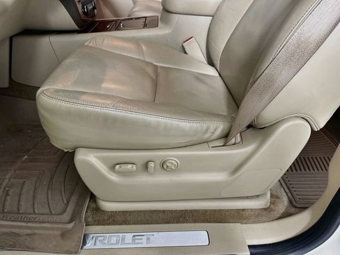 Used 2011 Chevrolet Avalanche LTZ RWD image 9