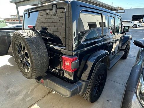 Used 2022 Jeep Wrangler Unlimited Sahara image 4