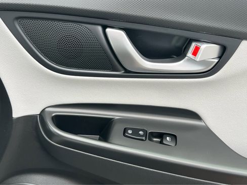 Certified 2023 Hyundai Kona Limited image 17