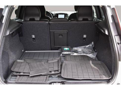 Certified 2025 Volvo XC40 B5 Core w/ Protection Package Premier image 23