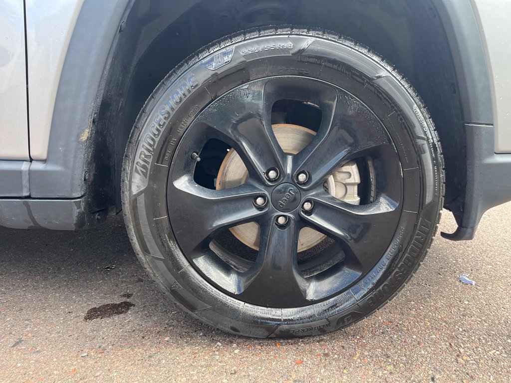 Used 2020 Jeep Compass Latitude AWD/4WD image 5