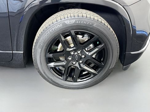 Used 2019 Chevrolet Traverse Premier w/ LPO, Blackout Package FWD image 32