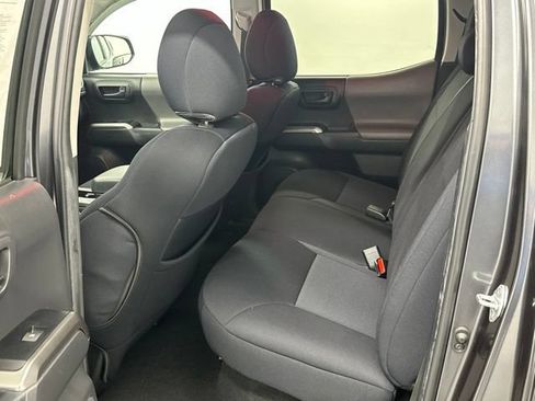 Used 2022 Toyota Tacoma SR5 AWD/4WD image 26
