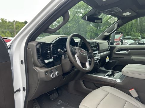 New 2026 GMC Sierra 2500 SLT w/ SLT Premium Package AWD/4WD image 19