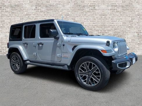 Used 2023 Jeep Wrangler Unlimited Sahara w/ Cold Weather Group AWD/4WD image 1