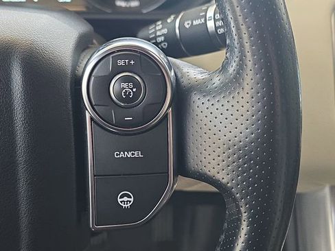 Used 2016 Land Rover Range Rover Sport HSE image 20