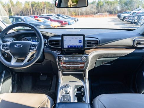 Certified 2023 Ford Explorer Limited w/ Equipment Group 301A image 24