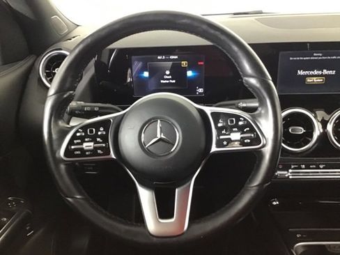 Used 2023 Mercedes-Benz GLA 250 4MATIC image 11