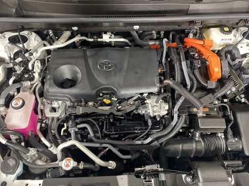 Used 2024 Toyota RAV4 SE image 11