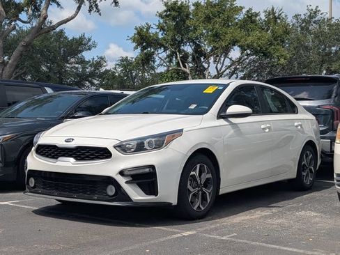 Used 2020 Kia Forte LXS FWD image 2