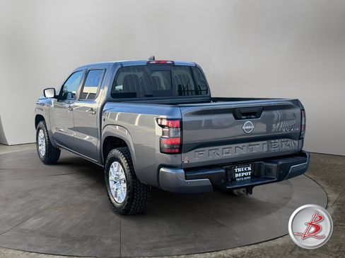 Used 2024 Nissan Frontier SV w/ SV Convenience Package AWD/4WD image 5