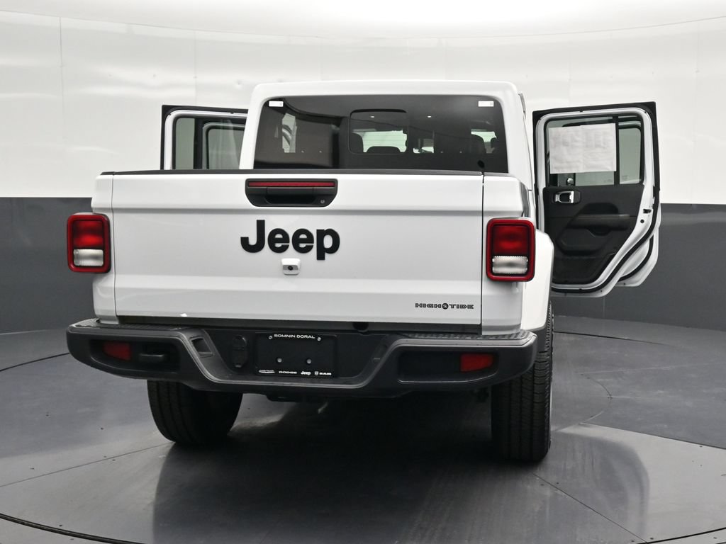 Used 2025 Jeep Gladiator Sport AWD/4WD image 34