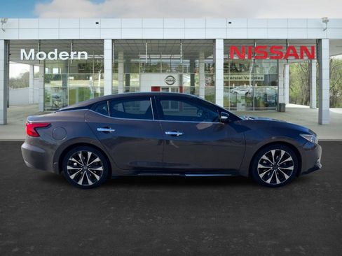 Used 2016 Nissan Maxima SR image 6