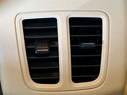 Used 2018 Ford Taurus SEL w/ Equipment Group 201A image 24