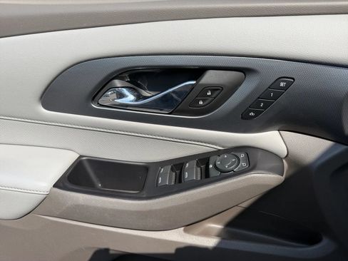 Used 2019 Chevrolet Traverse Premier AWD/4WD image 14