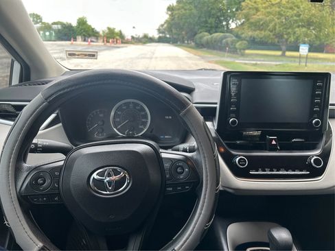 Used 2020 Toyota Corolla LE image 14