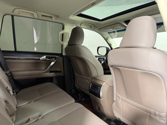 Used 2022 Lexus GX 460 Premium w/ Premium Package AWD/4WD image 16