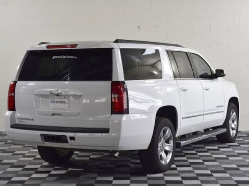 Used 2017 Chevrolet Suburban LT w/ LT Signature Package image 6