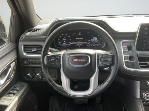 Used 2024 GMC Yukon XL SLT RWD image 15