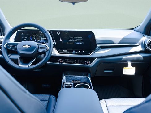 New 2026 Chevrolet Equinox LT w/ Convenience Package II image 8