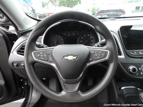 Used 2023 Chevrolet Malibu LT FWD image 15