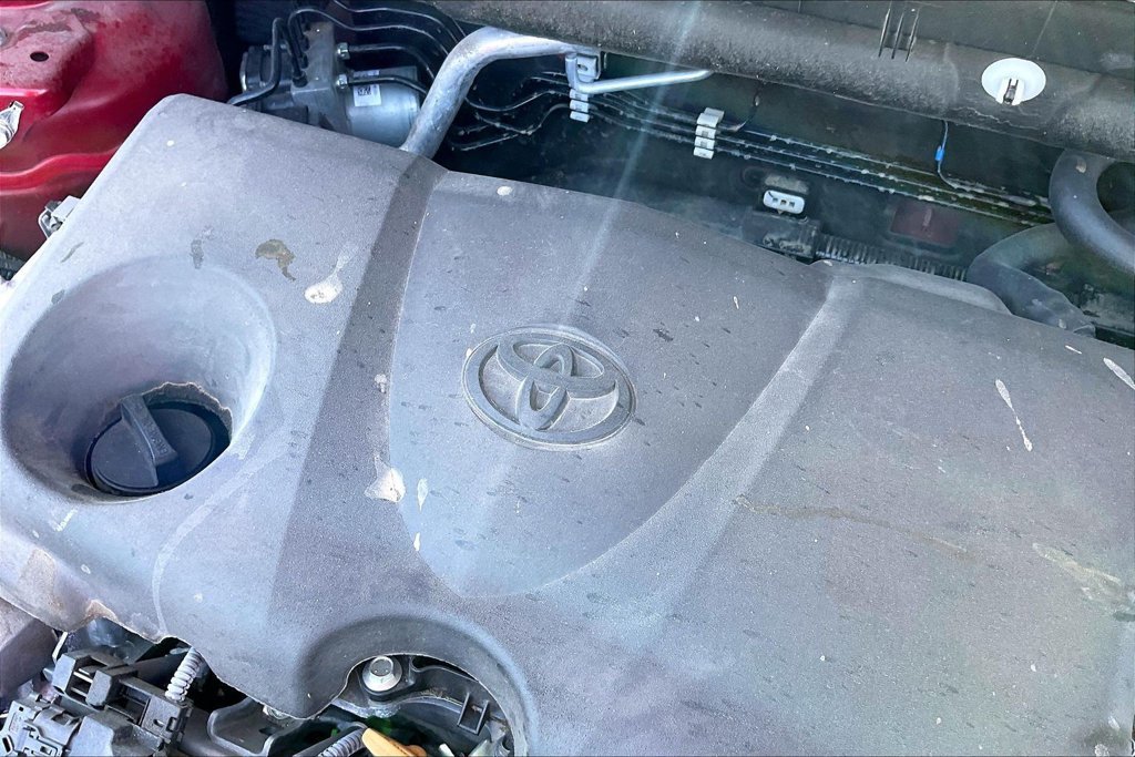 Used 2025 Toyota RAV4 XLE AWD/4WD image 33