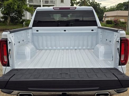 New 2026 GMC Sierra 1500 SLT AWD/4WD image 8