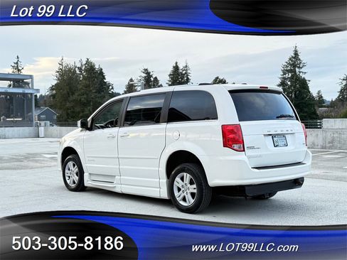 Used 2011 Dodge Grand Caravan Crew image 10