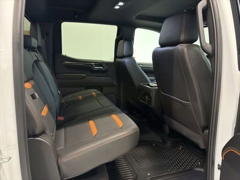 Used 2025 GMC Sierra 1500 AT4 w/ AT4 Premium Package AWD/4WD image 44