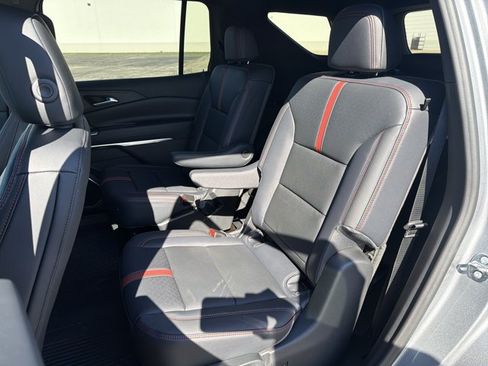 New 2026 Chevrolet Traverse RS w/ LPO, Floor Liner Package AWD/4WD image 26