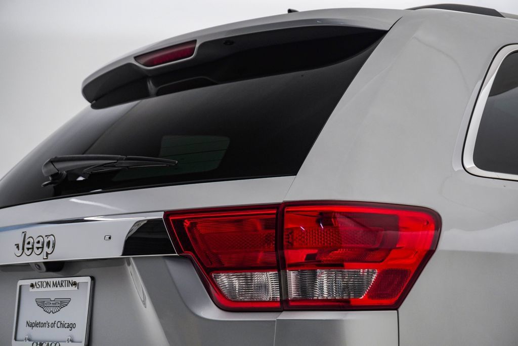 Used 2011 Jeep Grand Cherokee Overland AWD/4WD image 13