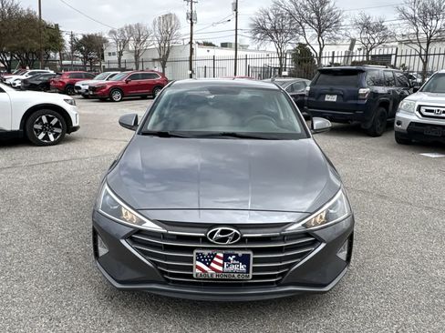 Used 2019 Hyundai Elantra SE w/ Cargo Package image 16