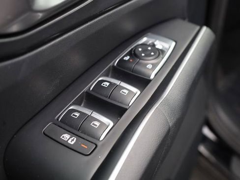 Certified 2024 Kia Sorento S image 18