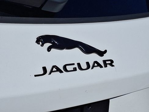 Used 2025 Jaguar F-PACE R-Dynamic S image 33