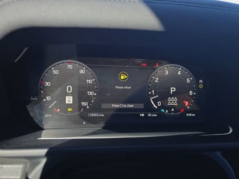 Used 2024 Land Rover Defender 130 X-Dynamic SE image 22