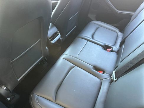 Used 2024 Tesla Model Y Long Range AWD/4WD image 12