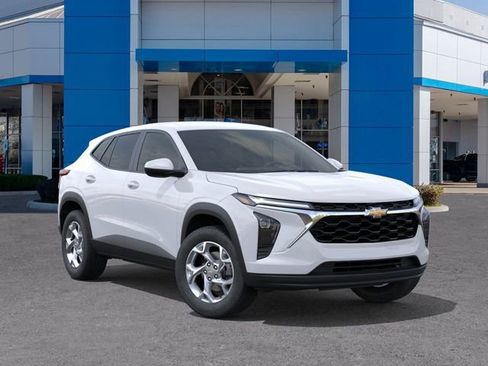 New 2026 Chevrolet Trax LS w/ LS Convenience Package image 7