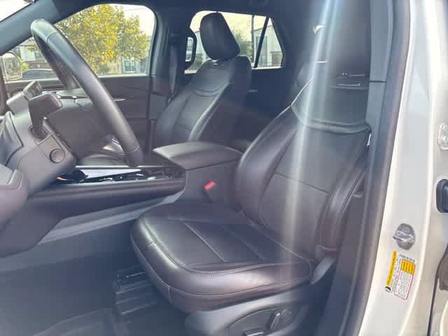 Used 2025 Ford Explorer Platinum RWD image 21