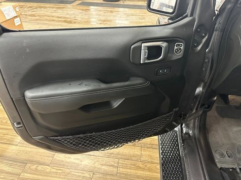 Certified 2023 Jeep Wrangler Sahara w/ Dual Top Group image 9