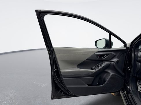 Used 2025 Subaru Crosstrek 2.5i Sport w/ Crosstrek Mirror Package image 9