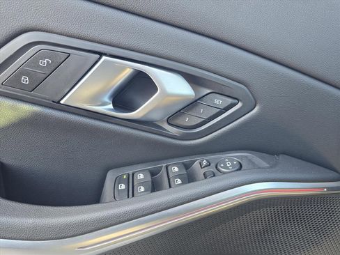 Used 2025 BMW 330i Sedan image 17